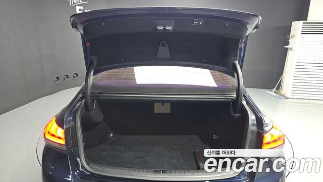 Genesis G80 2018 — photo 26