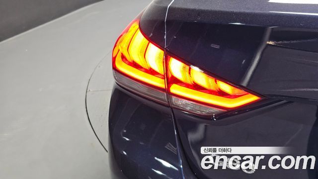 Genesis G80 2018 — photo 9