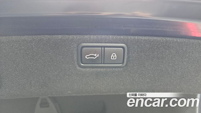 Genesis G80 2018 — photo 33