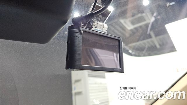 Genesis G80 2018 — photo 34