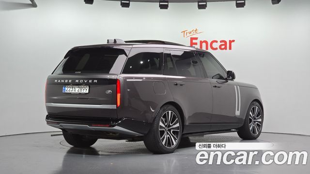 Land Rover Range Rover 2023 — photo 2