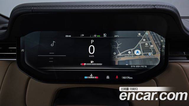Land Rover Range Rover 2023 — photo 8
