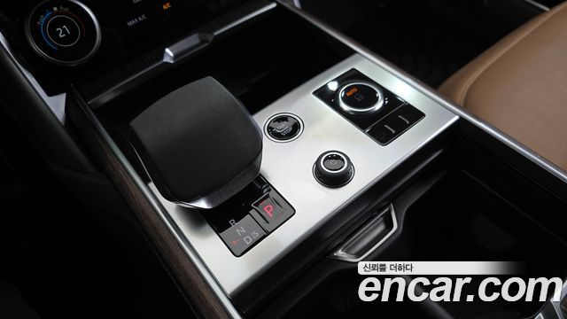 Land Rover Range Rover 2023 — photo 9