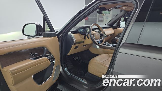 Land Rover Range Rover 2023 — photo 10