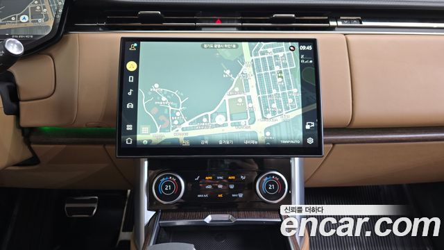 Land Rover Range Rover 2023 — photo 12