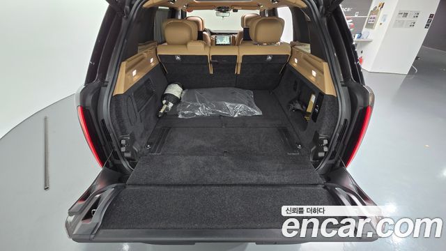 Land Rover Range Rover 2023 — photo 16