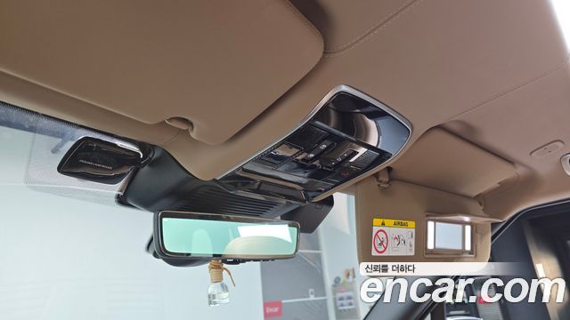 Land Rover Range Rover 2023 — photo 17