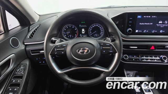 Hyundai Sonata 2022 — photo 18