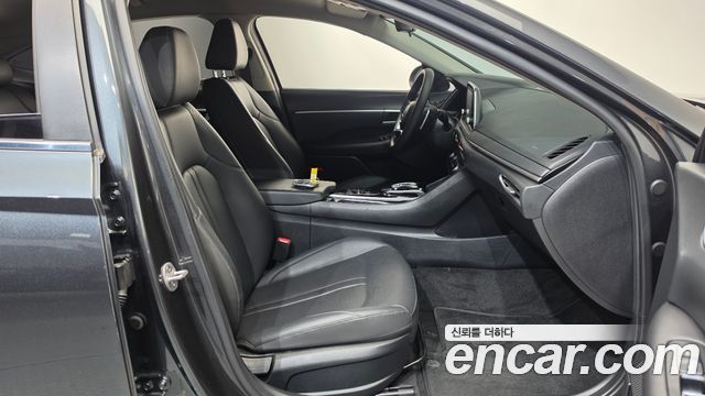 Hyundai Sonata 2022 — photo 16