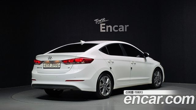 Hyundai AVANTE 2018 — photo 2