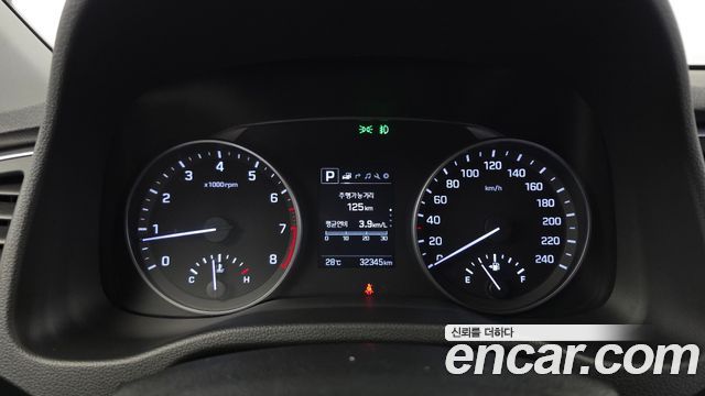 Hyundai AVANTE 2018 — photo 11