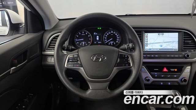 Hyundai AVANTE 2018 — photo 19