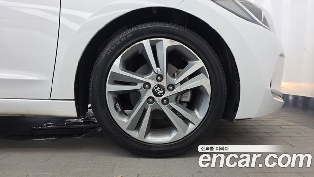 Hyundai AVANTE 2018 — photo 7