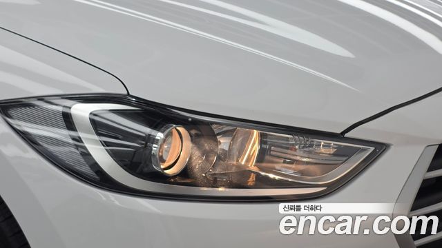 Hyundai AVANTE 2018 — photo 8