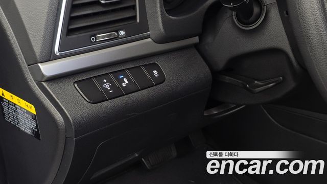 Hyundai AVANTE 2018 — photo 27
