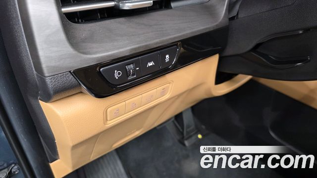 Kia Canival 2023 — photo 23