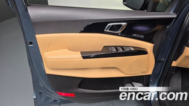 Kia Canival 2023 — photo 14