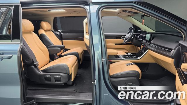 Kia Canival 2023 — photo 16
