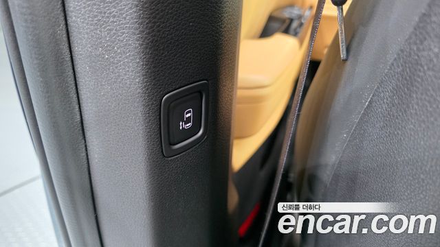 Kia Canival 2023 — photo 28