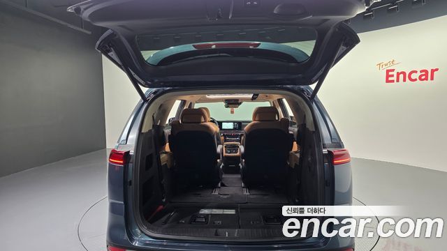 Kia Canival 2023 — photo 33