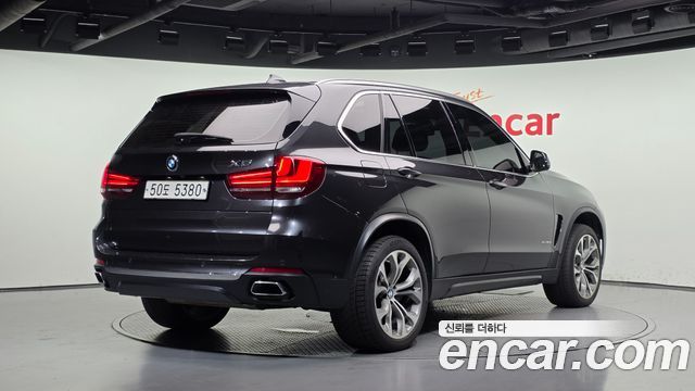 BMW X5 2018 — photo 2