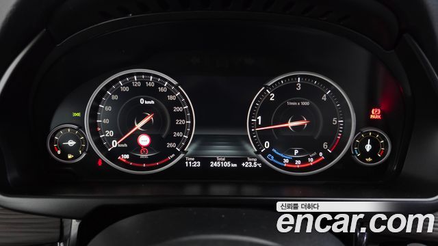 BMW X5 2018 — photo 8