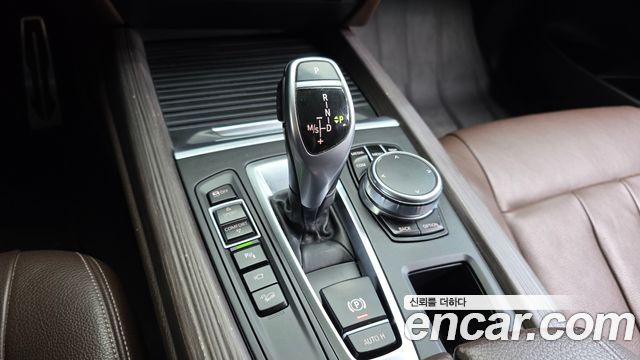 BMW X5 2018 — photo 9