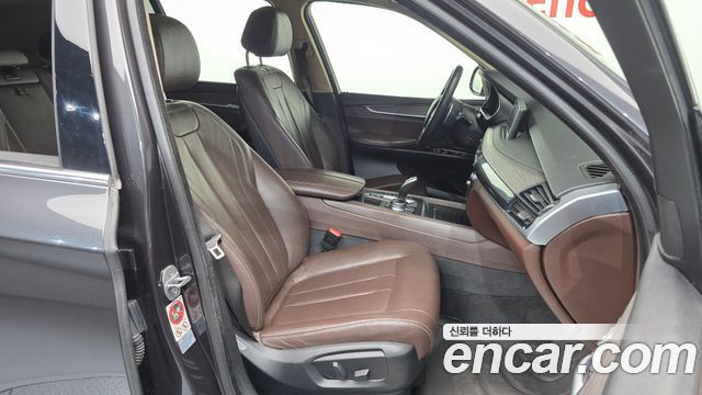 BMW X5 2018 — photo 11
