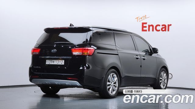 Kia Canival 2018 — photo 2