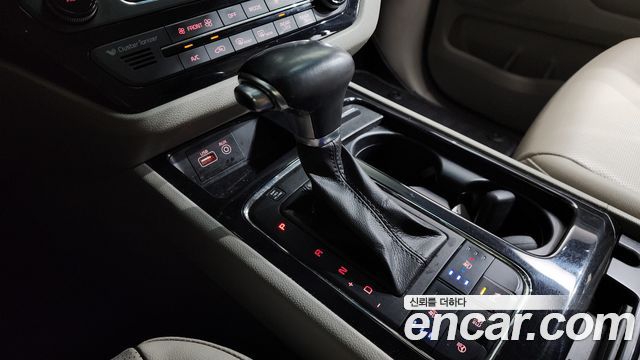 Kia Canival 2018 — photo 12