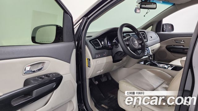 Kia Canival 2018 — photo 13