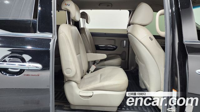 Kia Canival 2018 — photo 17
