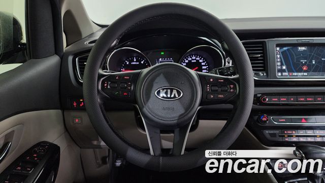 Kia Canival 2018 — photo 18