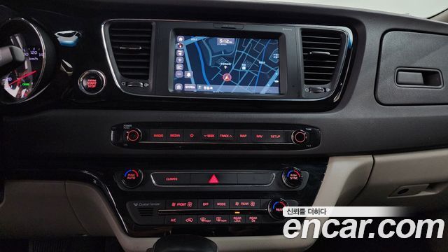 Kia Canival 2018 — photo 19