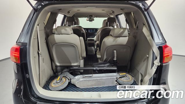 Kia Canival 2018 — photo 26