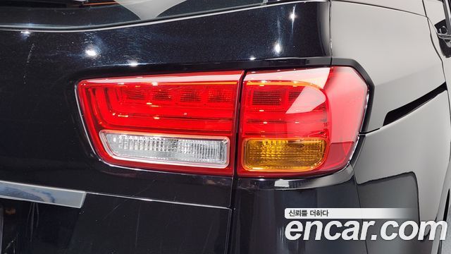 Kia Canival 2018 — photo 9