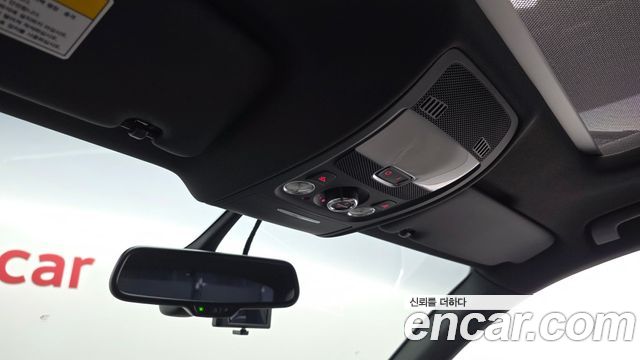 Audi SQ5 2015 — photo 23