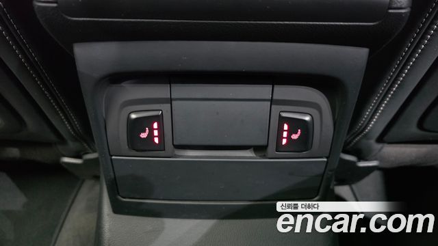 Audi SQ5 2015 — photo 24
