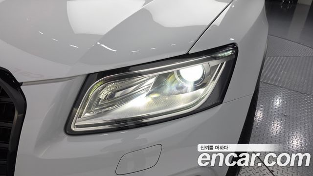 Audi SQ5 2015 — photo 8