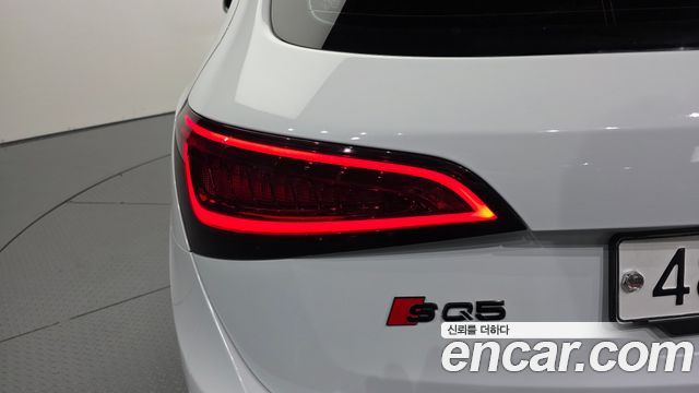 Audi SQ5 2015 — photo 9