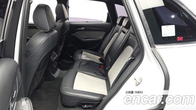 Audi SQ5 2015 — photo 16