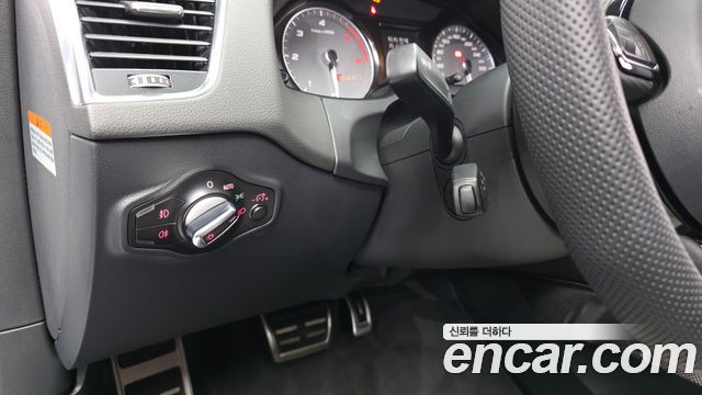 Audi SQ5 2015 — photo 28