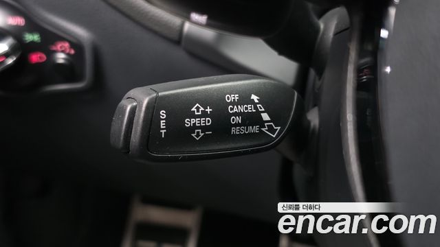 Audi SQ5 2015 — photo 29