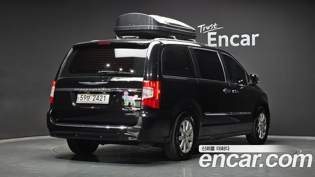 Chrysler Grand Voyager 2014 — photo 2