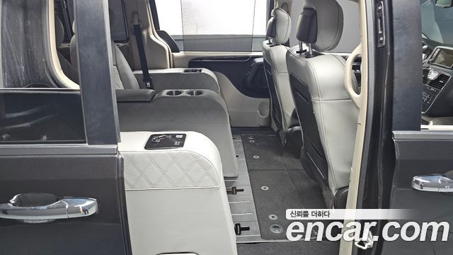 Chrysler Grand Voyager 2014 — photo 11
