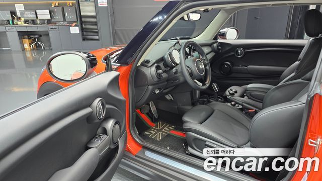 Mini Cooper 2021 — photo 13