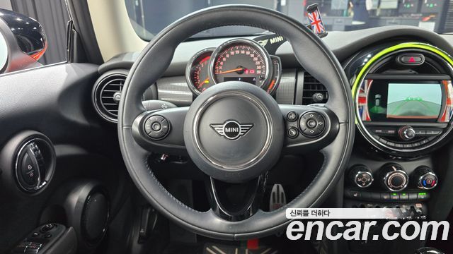 Mini Cooper 2021 — photo 18