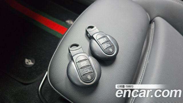 Mini Cooper 2021 — photo 26