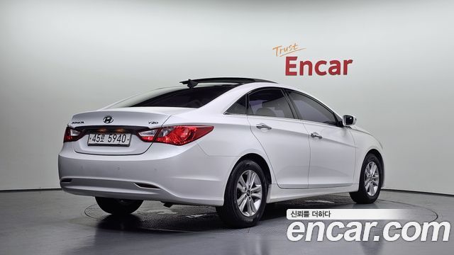 Hyundai Sonata 2011 — photo 2