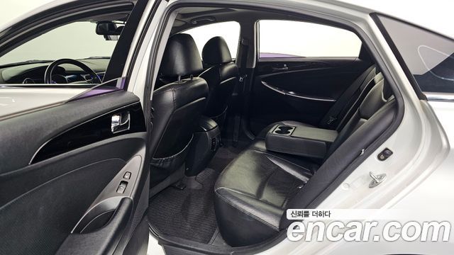 Hyundai Sonata 2011 — photo 11